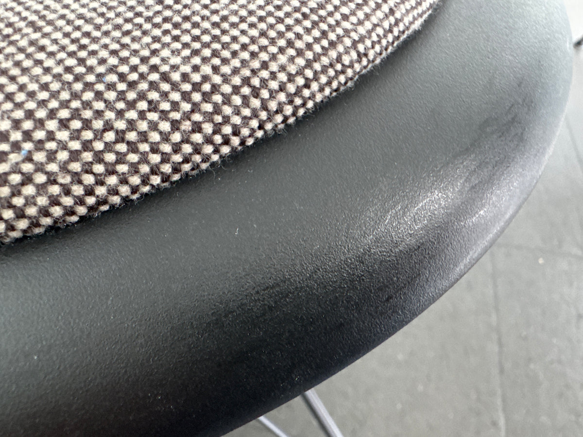 Vitra Eames DSR Stuhl, Schwarz/Graublau – leicht gebraucht