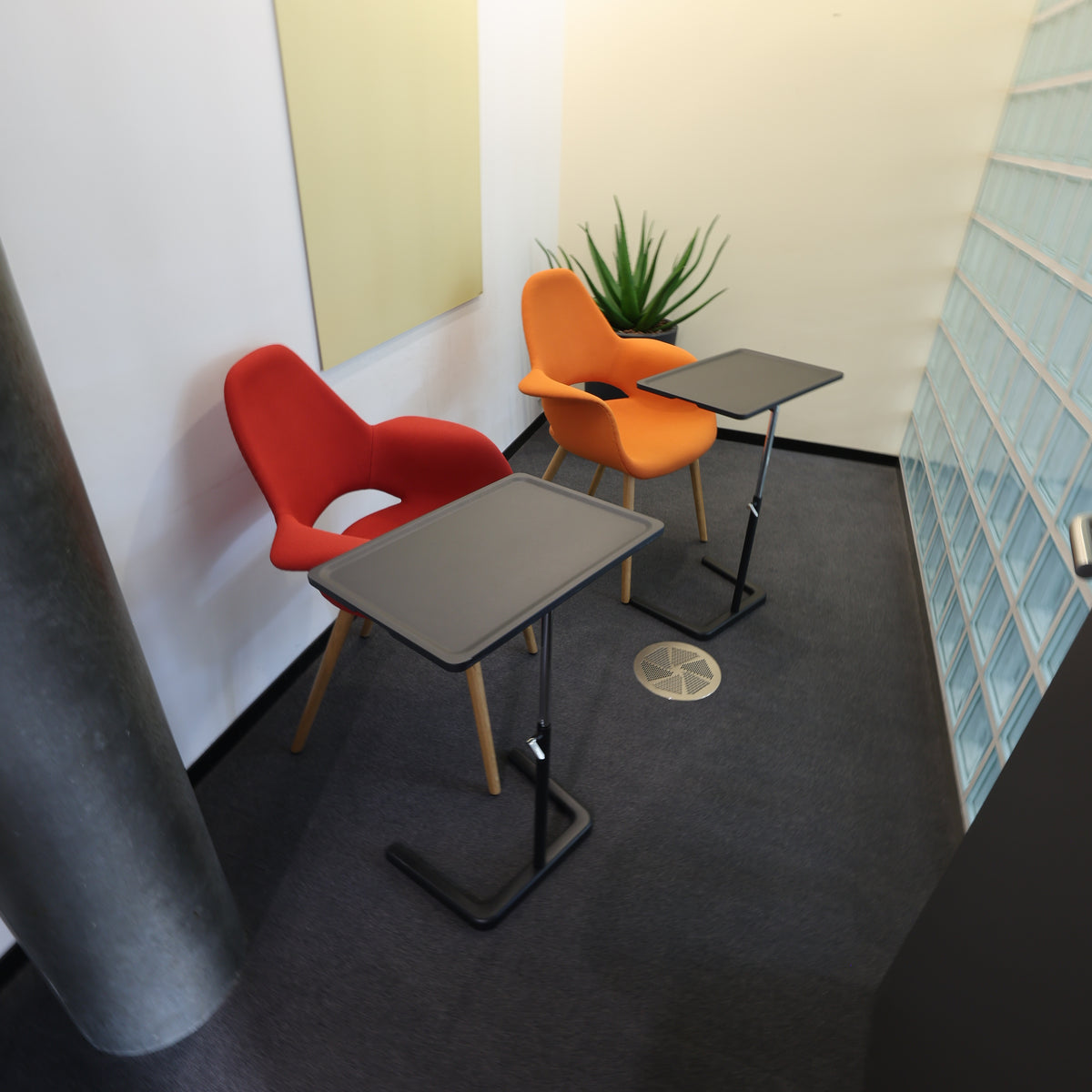 Vitra Organic Chair Sessel, Stoff Rot – leicht gebraucht