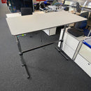 USM Kitos E Höhenverstellbarer Tisch 150x75cm B0087