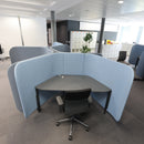 Schreibtisch Trapezform, Platte Grau, Gestell Schwarz, 169 × 76 cm