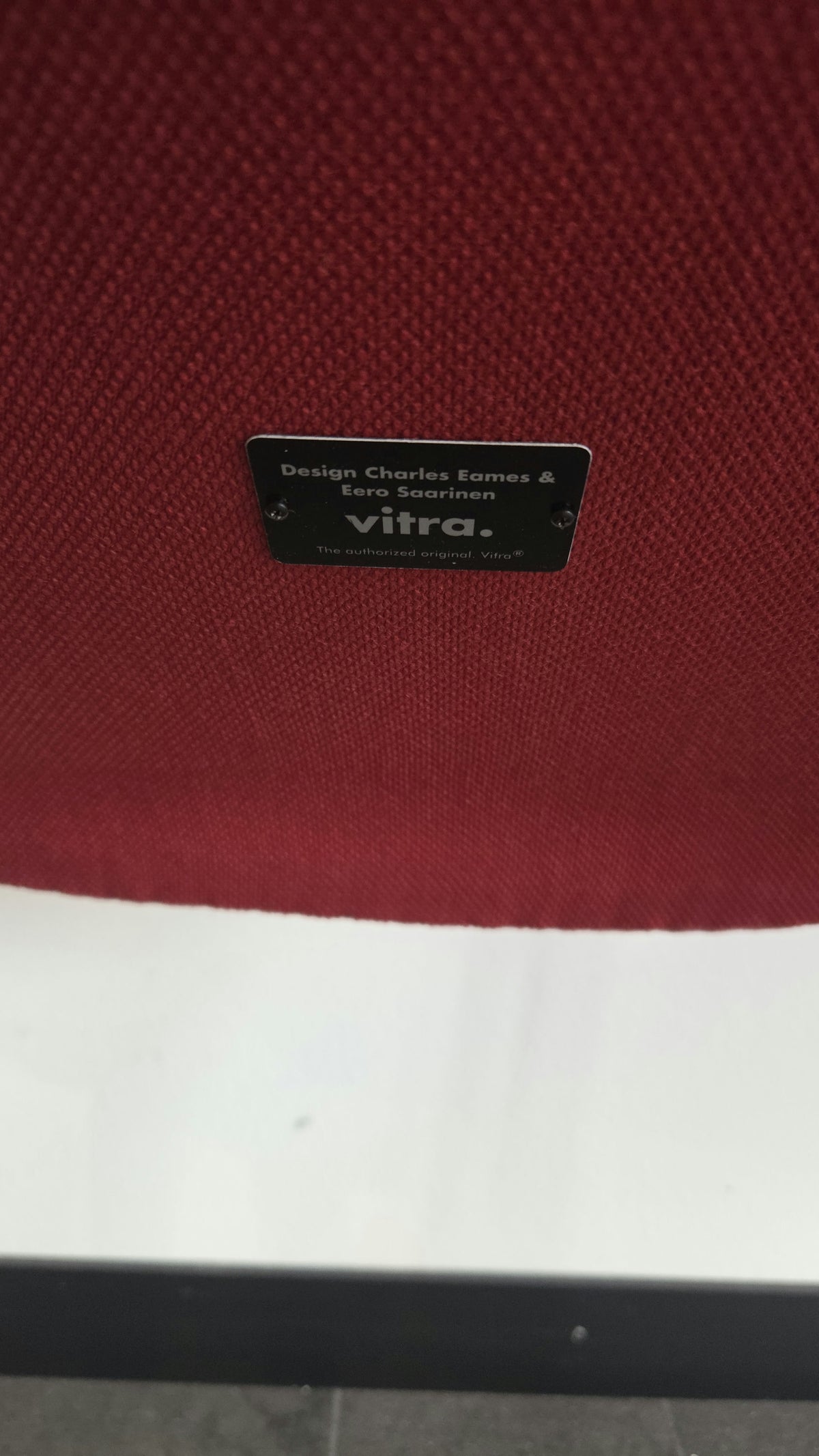 Vitra Organic Chair Sessel, Stoff Rot – leicht gebraucht