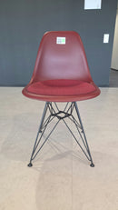 Vitra Eames DSR Stuhl, Oxidrot/Rot – leicht gebraucht