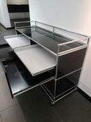 USM Haller 2x2 Tiefe 50, Graphitschwarz, 4 Ausziehtüren, 2 Ausziehtablare, Sonderaufbau – offen