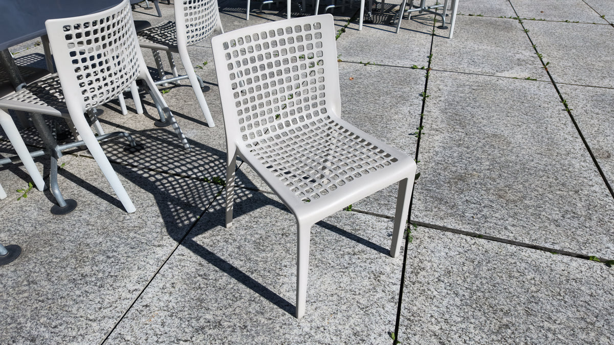 Desalto Outdoor-Stuhl, Grau