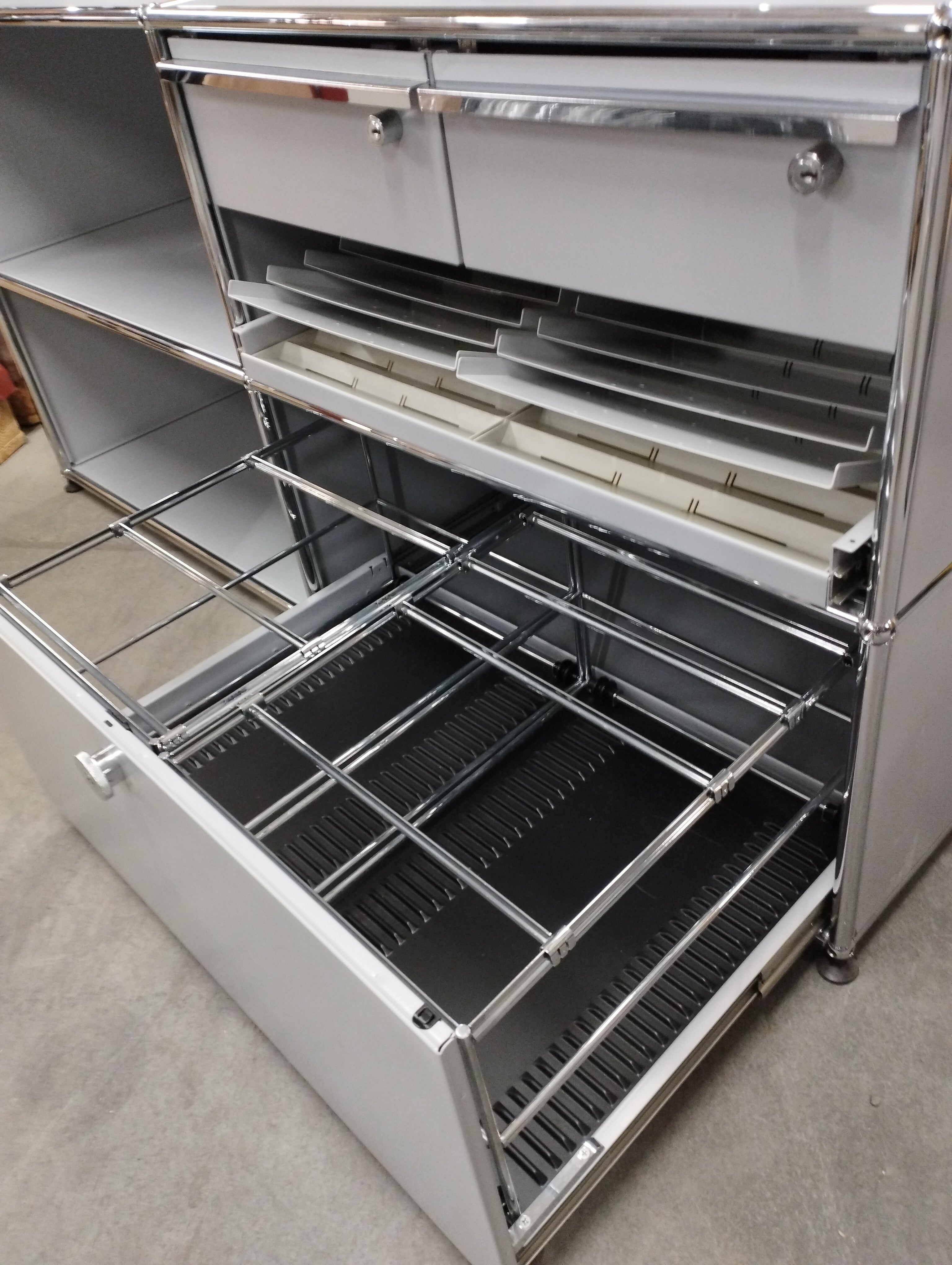 USM Sideboard 2x2 Lichtgrau