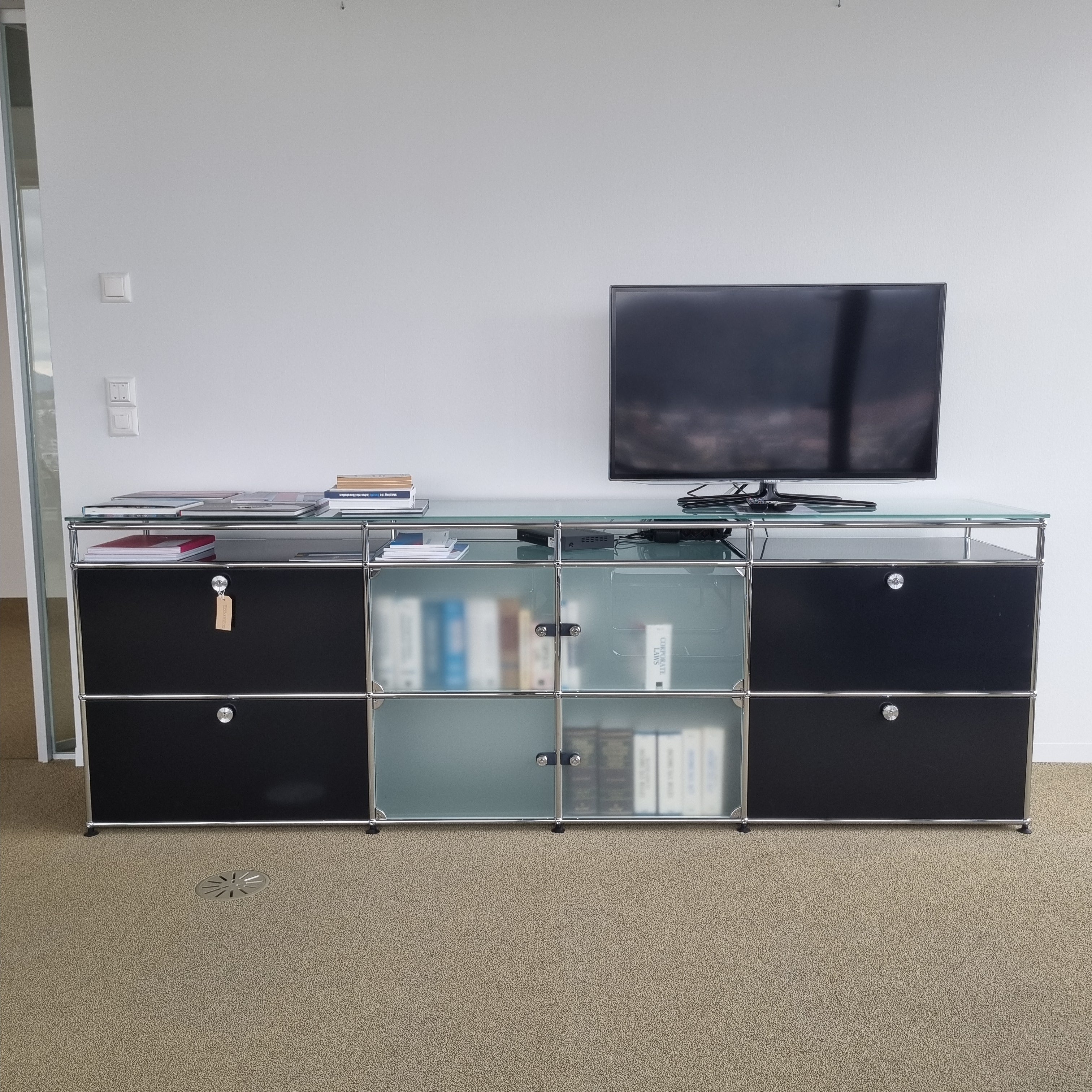 Usm Haller Sideboard Graphitschwarz & Milchglas
