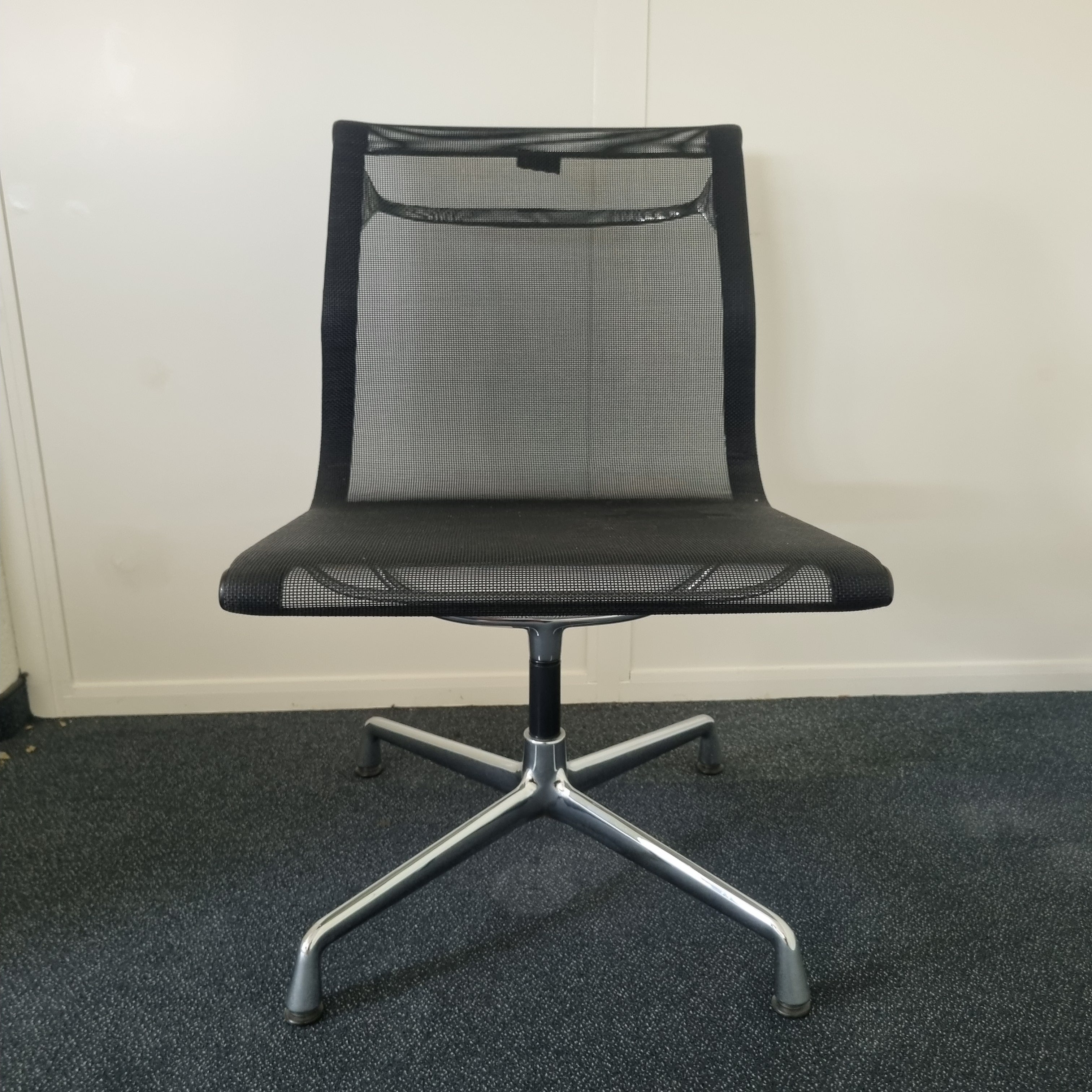 Vitra Eames Netz ohne Armlehne
