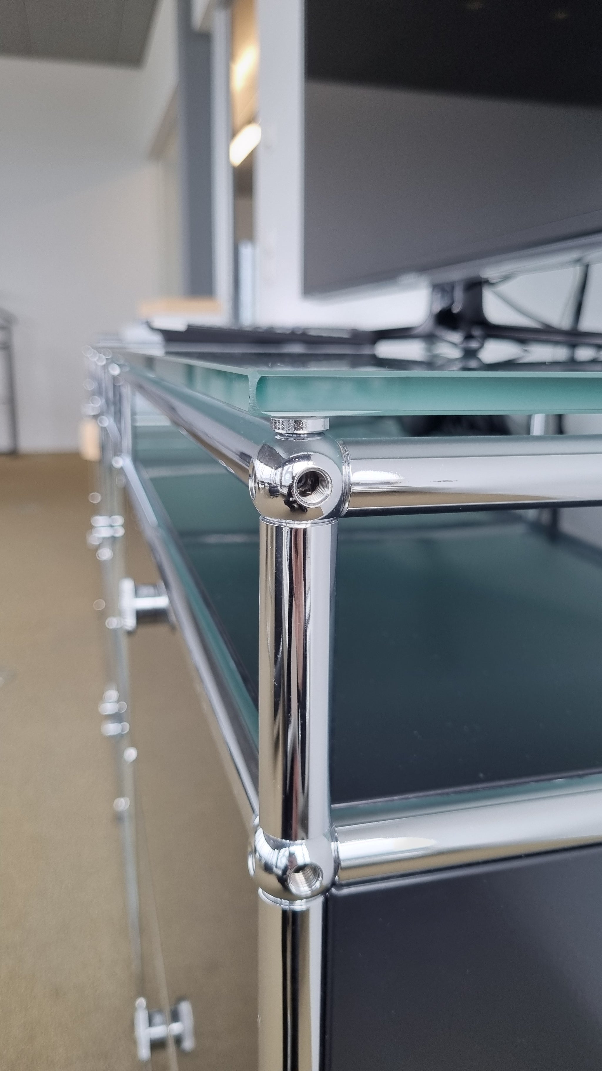 Usm Haller Sideboard Graphitschwarz & Milchglas