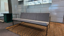 Artek Kiki Sofa 3-Sitzer, Grau, Gestell Schwarz