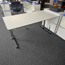 USM Kitos E Höhenverstellbarer Tisch 150x75cm B0087