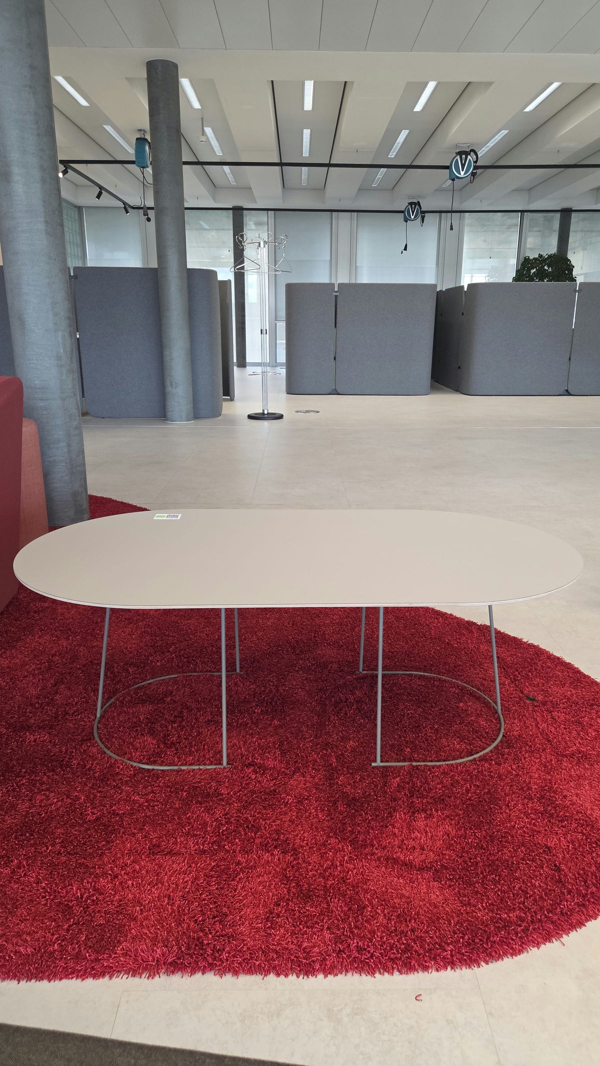 Muuto Airy Coffee Table Couchtisch, Grau, 120 × 65 cm