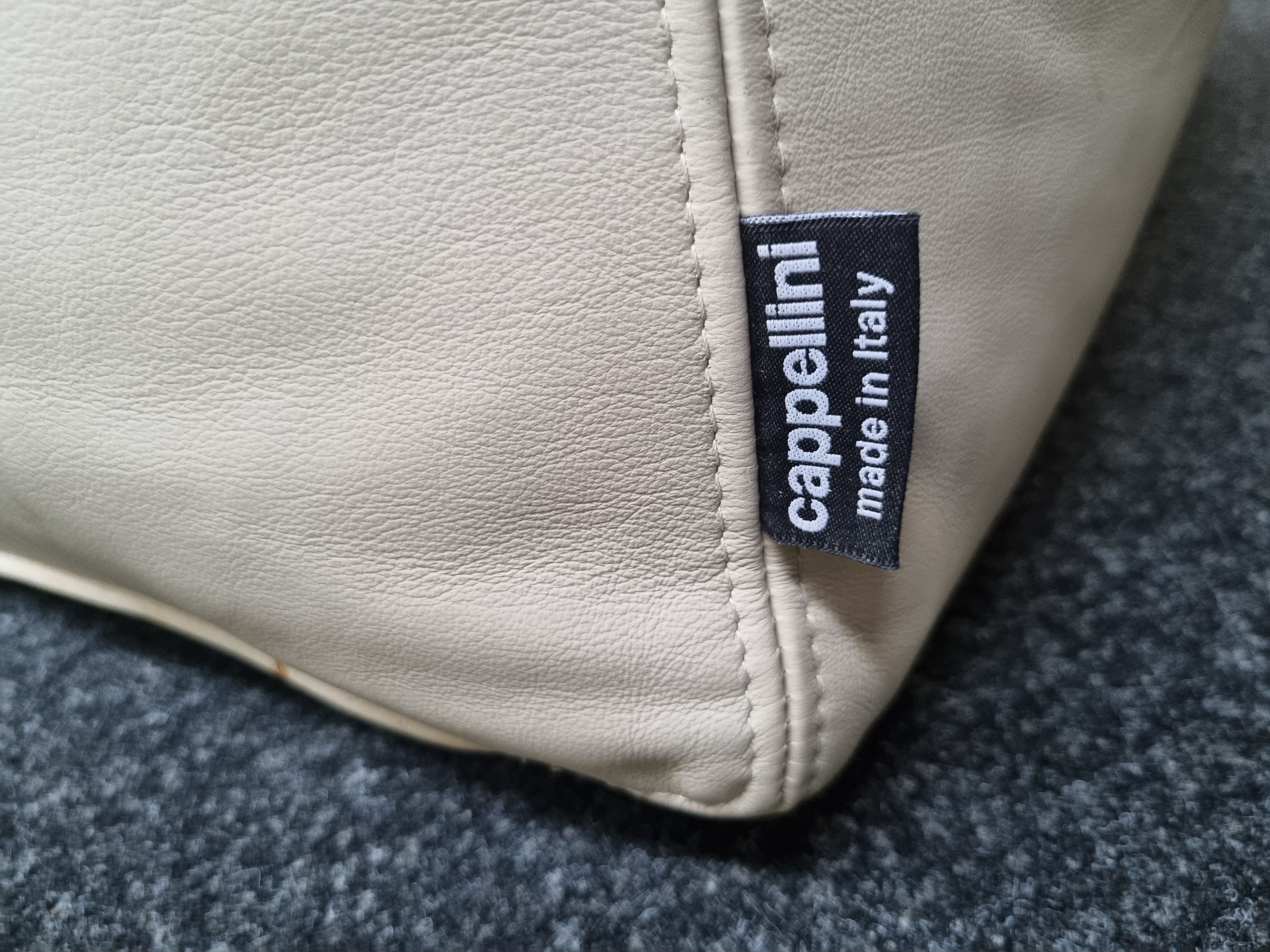 Cappellini Oblong Leder Hocker quadratisch B0034
